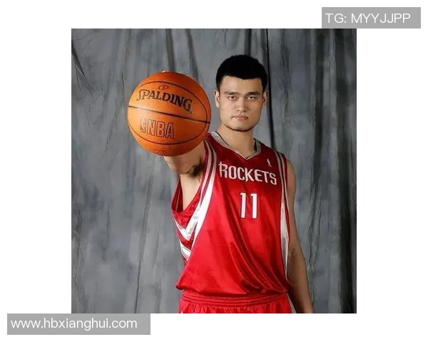 姚明与模特的完美结合展现独特魅力与风采的精彩瞬间 姚明与模特的完美结合展现独特魅力与风采的精彩瞬间