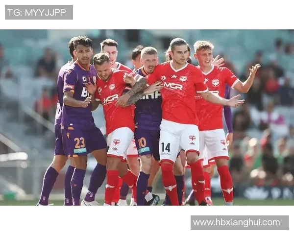 伯斯光荣与西方联队的激烈对决揭示了足球战术与团队协作的重要性 伯斯光荣与西方联队的激烈对决揭示了足球战术与团队协作的重要性