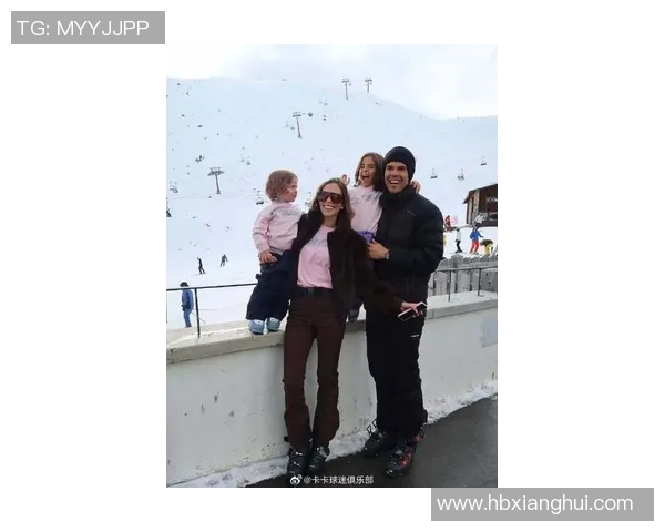 足球明星卡卡与家人温馨合照展现幸福生活瞬间 足球明星卡卡与家人温馨合照展现幸福生活瞬间